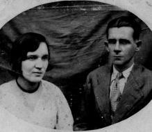 Os tios Laura e Antonio Figueiredo, personagens de  O Fiel e a Pedra como Teresa e Bernardo - Vitória, 1938